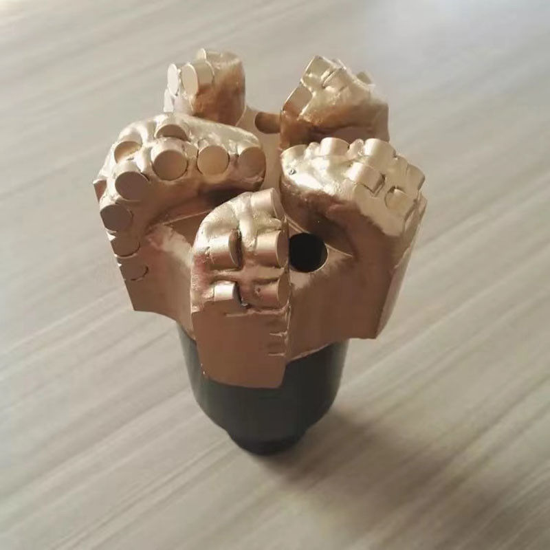 6 1/4 (158.8mm) Endüstriler Enerji Madencilik PDC Bit Breaker Steel Box Packaging ile