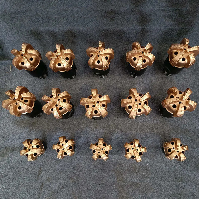 9 5/8 (244.5mm) Matris Polikristalin Elmas matkabı bitleri 6 5/8 API PDC çekirdek bit yumuşak sert