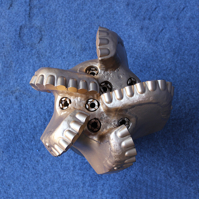 7 1/2 (190.5mm) 4 1/2API Bağlantı PDC matkap parçaları matkap verimliliğini serbest bırakır