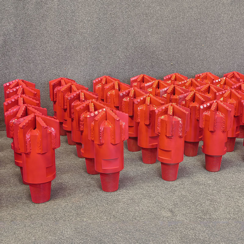 Özel çelik PDC sürükleme parçaları Orta formasyon için uygulama Giyim Direnci Yuvarlak şekil