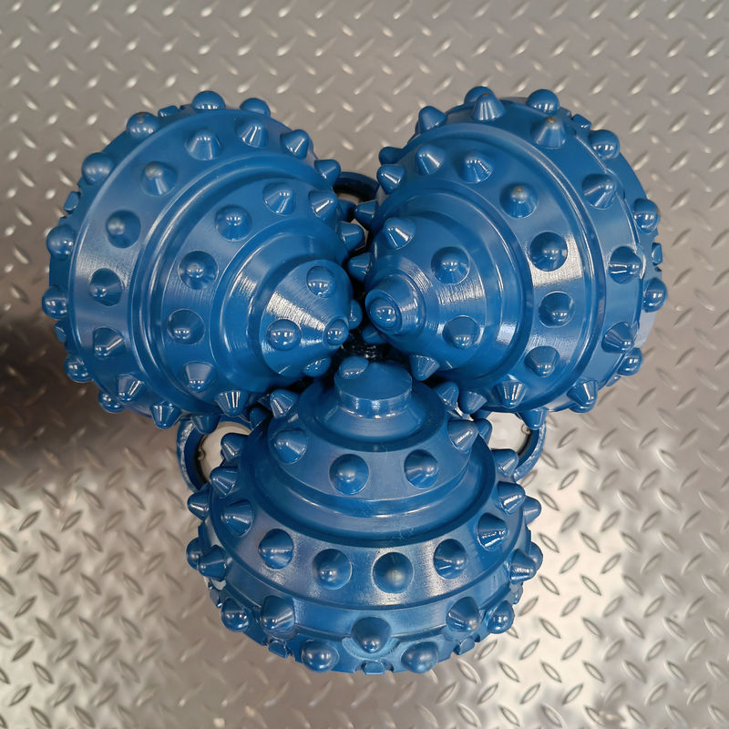 Kayalık arazide petrol ve gaz çıkarımı için kaya delisi parçaları