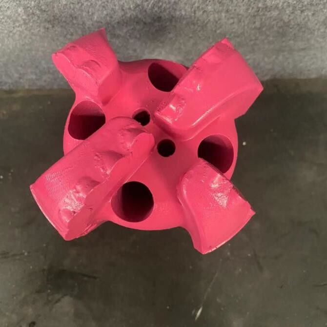 Çin'de yapılmış yüksek kaliteli yumuşak orta sert oluşum PDC kaya parçası