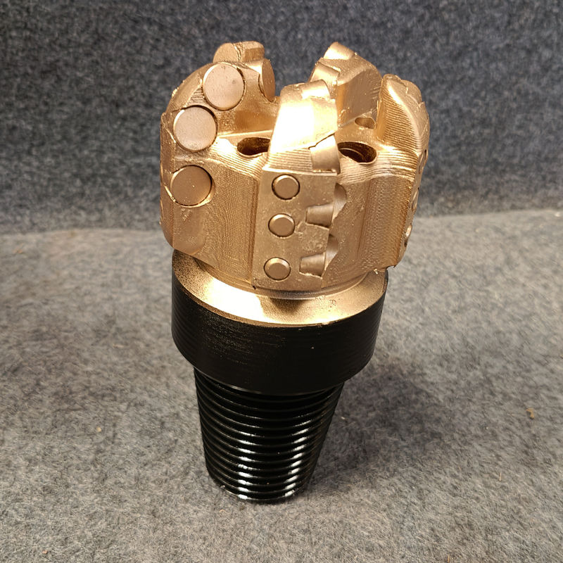 Verimli sondaj operasyonları için sabit kesiciler ve PDC kesicileri olan nozzle su kuyusu PDC bitleri