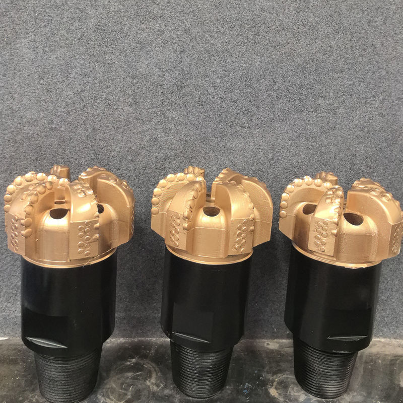 Özelleştirilebilir 200mm 6 bıçaklı Su Kuyuları Pdc Bitler Nozzle ve Sabit Kesicilerle Kesme Tipi