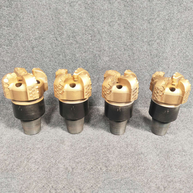 Çelik vücut PDC matkap parçaları 98mm ile 3593.7mm arasında özelleştirilebilir boyutlarla yumuşak ve orta yumuşak formasyon için
