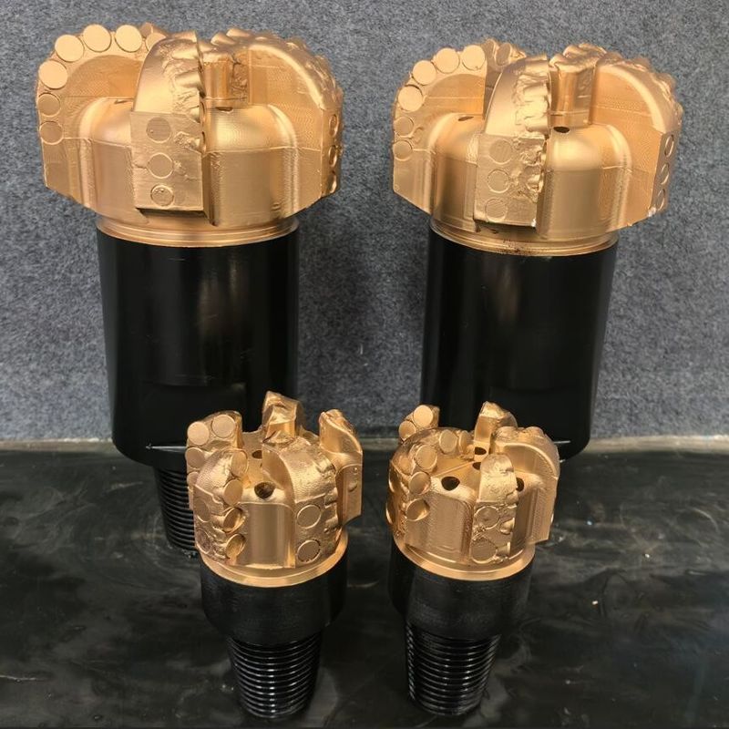 98mm ila 311mm PDC matkap parçaları, düşük aşınma ile yumuşak ila orta kalınlıklı kayalık dizileri için özelleştirilmiş alaşımlı çelik tasarımı