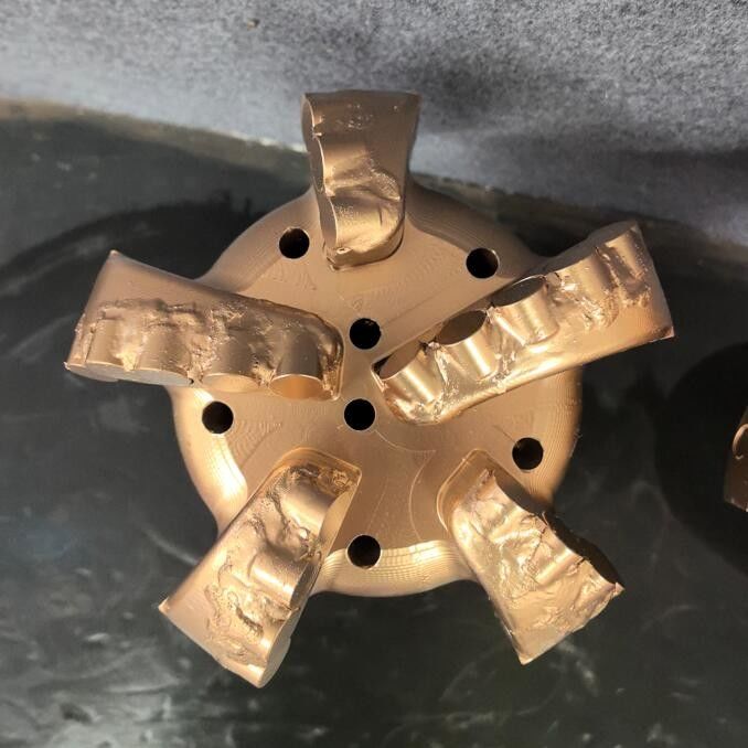 Rock Drill PDC Diamond Bit Alloy Carbon Steel For Coal Mining Water Well Drilling Rigs (Kömür madenciliği için elmas bit alaşımlı karbon çelik)