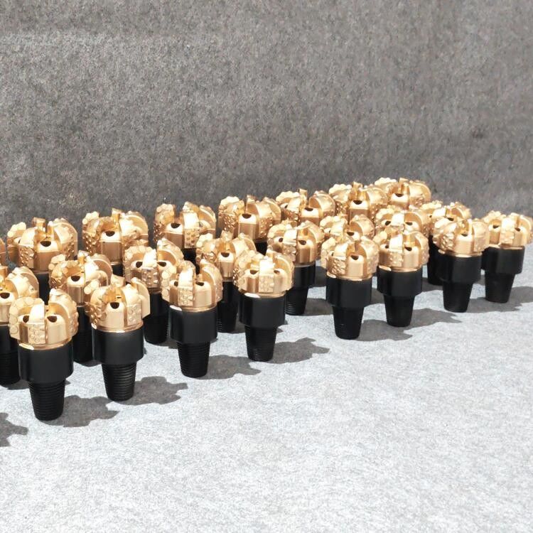 Rock Drill PDC Diamond Bit Alloy Carbon Steel For Coal Mining Water Well Drilling Rigs (Kömür madenciliği için elmas bit alaşımlı karbon çelik)