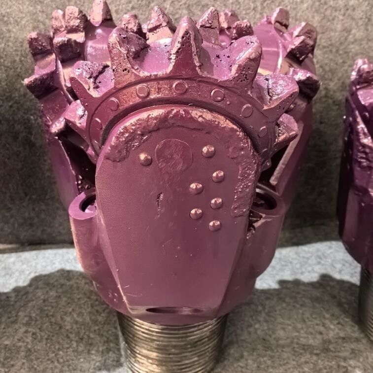 Karbon Çelik Tricone Rock Bit Üç Konus Roller Bits Rock Drill Su Kuyu İnşaat Endüstrileri